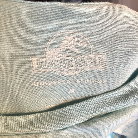Universal Studios Jurassic World graphic tee - Picture 2 of 3